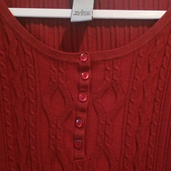 🌻Sweater🌻 - Picture 2 of 4